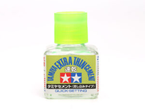 タミヤセメント（流し込みタイプ）速乾
