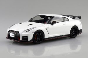 No.05-BW R35 NISSAN GT-R NISMO 2017 ブリリアントホワイトパール 楽プラ スナップカー