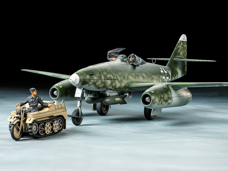 1/48 メッサーシュミット Me262 A-2a ケッテンクラート牽引セット 【スケール限定】