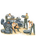 MB35060 1/35 独・オートバイ整備シーン4体＋サイドカー＆アクセサリー