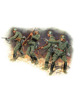 MB35022 1/35 独・国防軍歩兵4体・41-42年東部戦線No.1