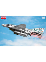 12356 1/48 F-4J ファントムII ’VMFA-333 シャムロックス’
