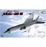R.V.Aircraft 1/72 MiG-21S レジンパーツとエッチングパーツ付