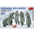 1/35 ドイツ兵（1941-42冬季）防寒服着用 5体入